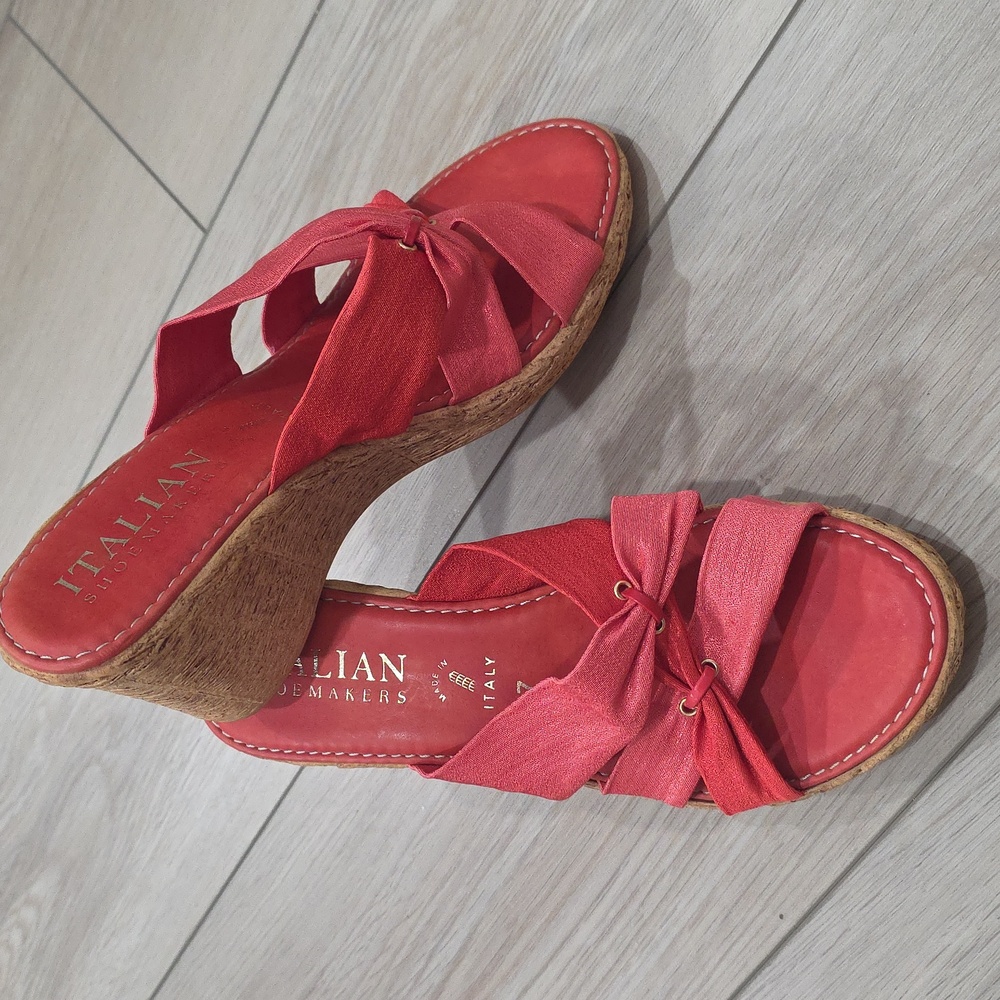 Italian Shoemakers Red Wedge Sandals with Bow